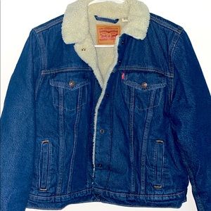 Levi’s Jean Jacket w/ lining
